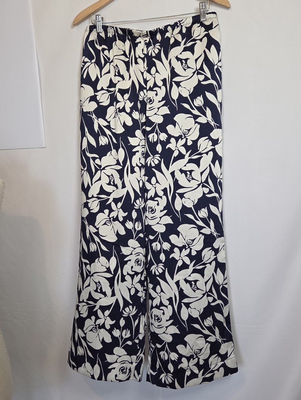 Navy And Cream Floral Wide-Leg Pants - Picture 2 of 14